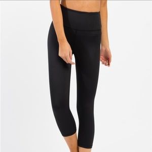 Zyia Light & Tight capri leggings